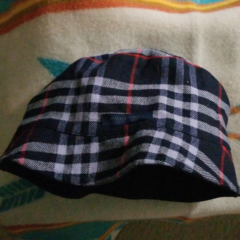 Burberry bucket hat